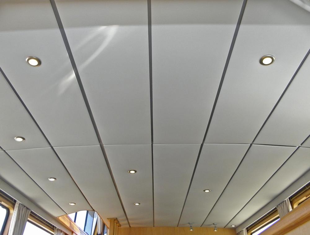 Saloon, Accommodation